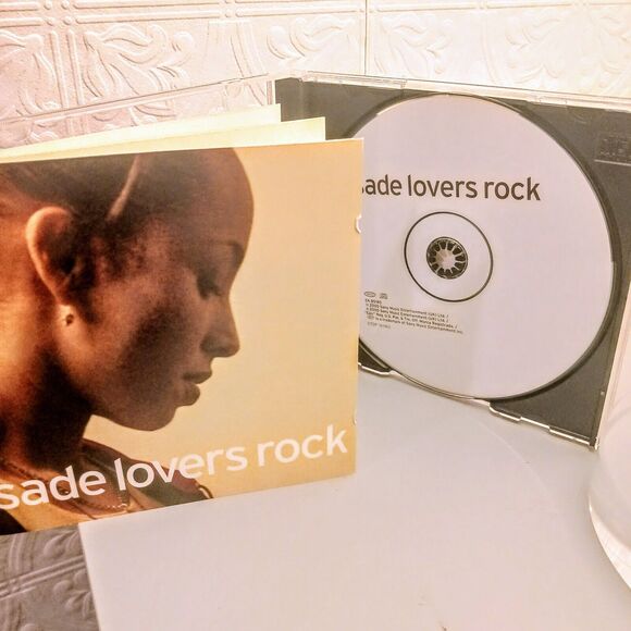 SADE Lovers Rock CD 2000 Epic Smooth Jazz R&B Romantic Soul BOOKLET and Case - Picture 1 of 3